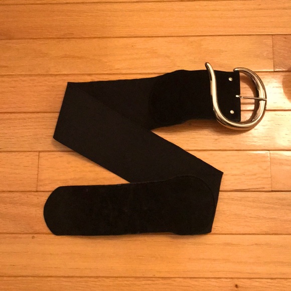 Black velvet belt with silver bulky buckle - Picture 3 of 4